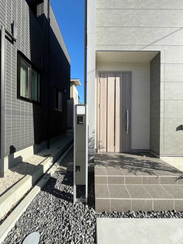 宅配ボックス/駐車場土間コンクリート 