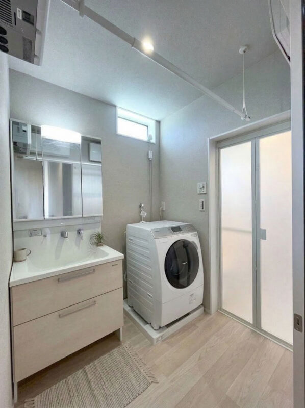 室内物干しで部屋干し可能な洗面室