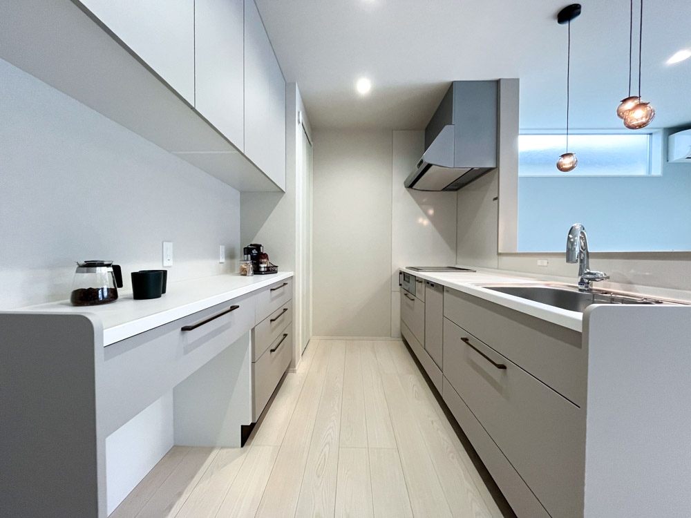 キッチン（IHコンロ 【オール電化】/深型食洗機 /タッチレス水栓）/カップボード