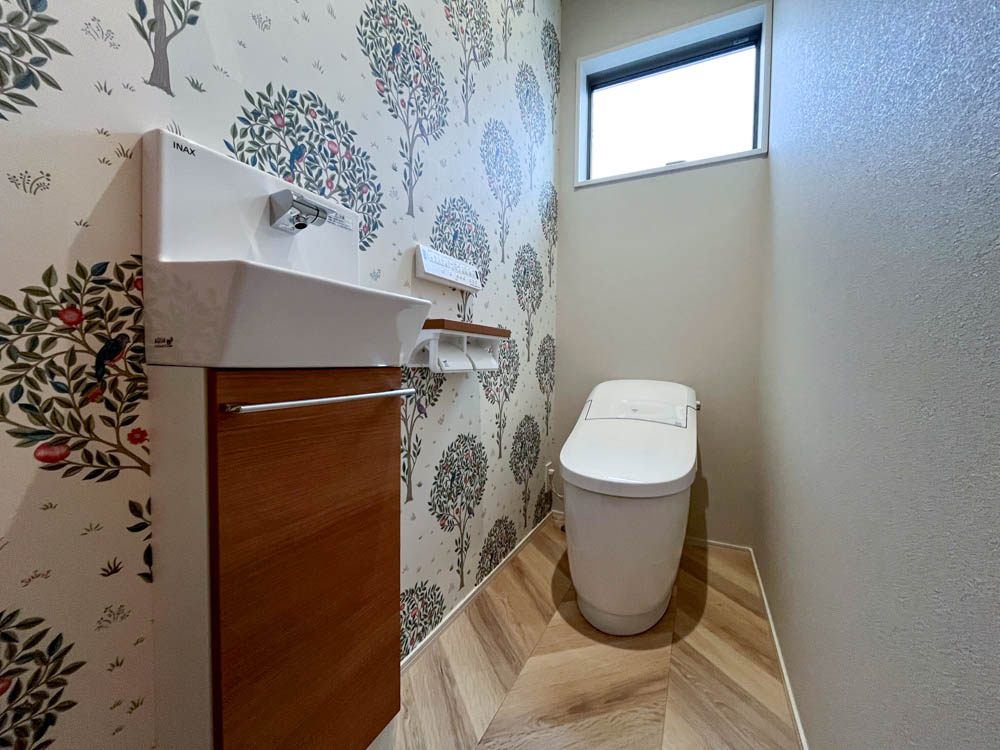 タンクレストイレ/スリム手洗い