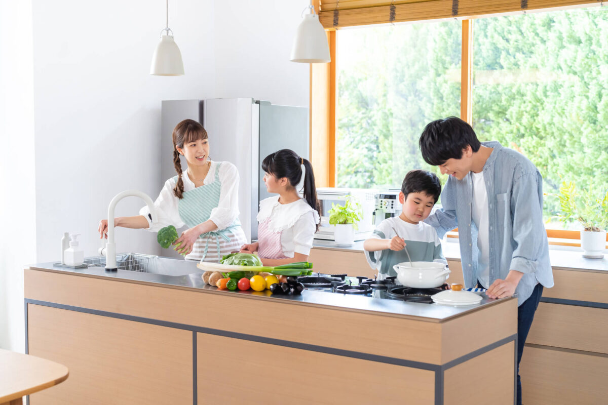 キッチン選びに迷ったら？理想にぴったり合うキッチンレイアウトと実例を紹介！