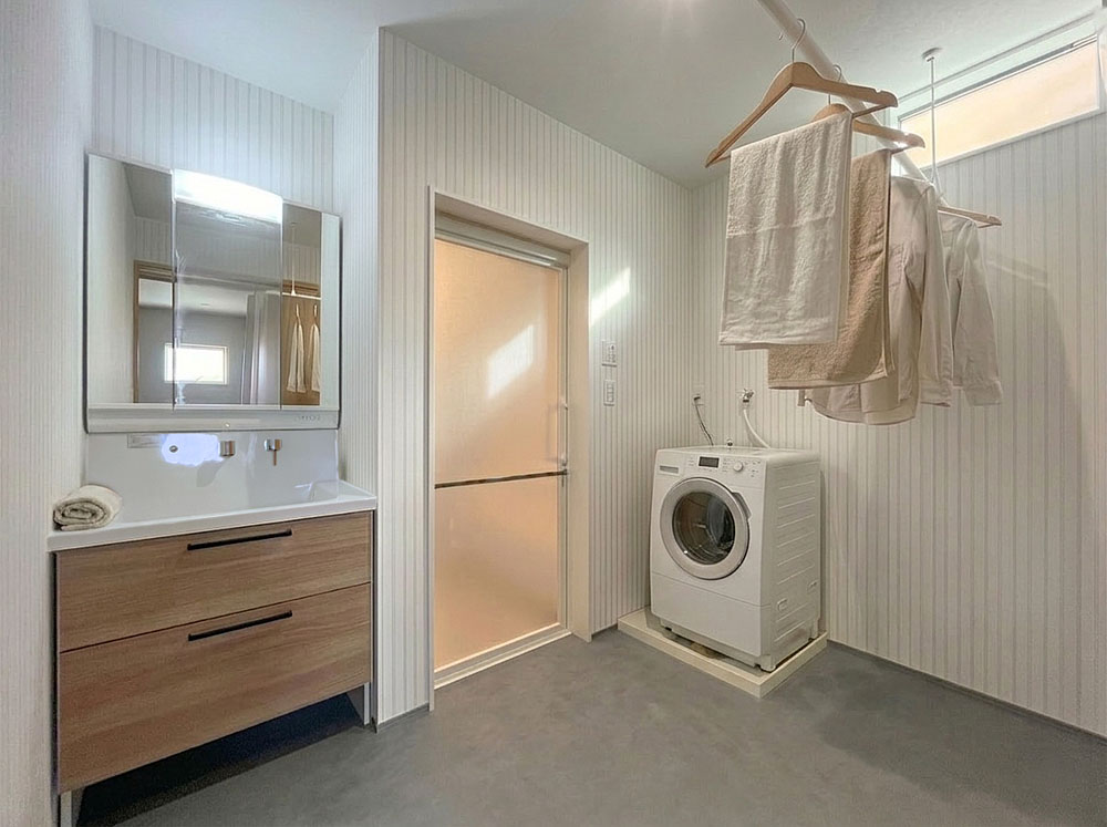 室内干しも◎ゆとりのある洗面脱衣室