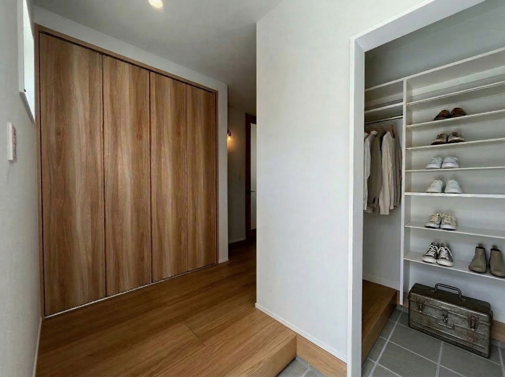 ファミクロ活用ができる 玄関前クローゼット＋玄関クローク