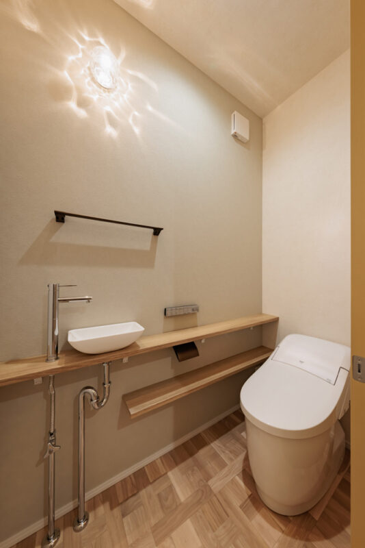 タンクレストイレ/スリム手洗い