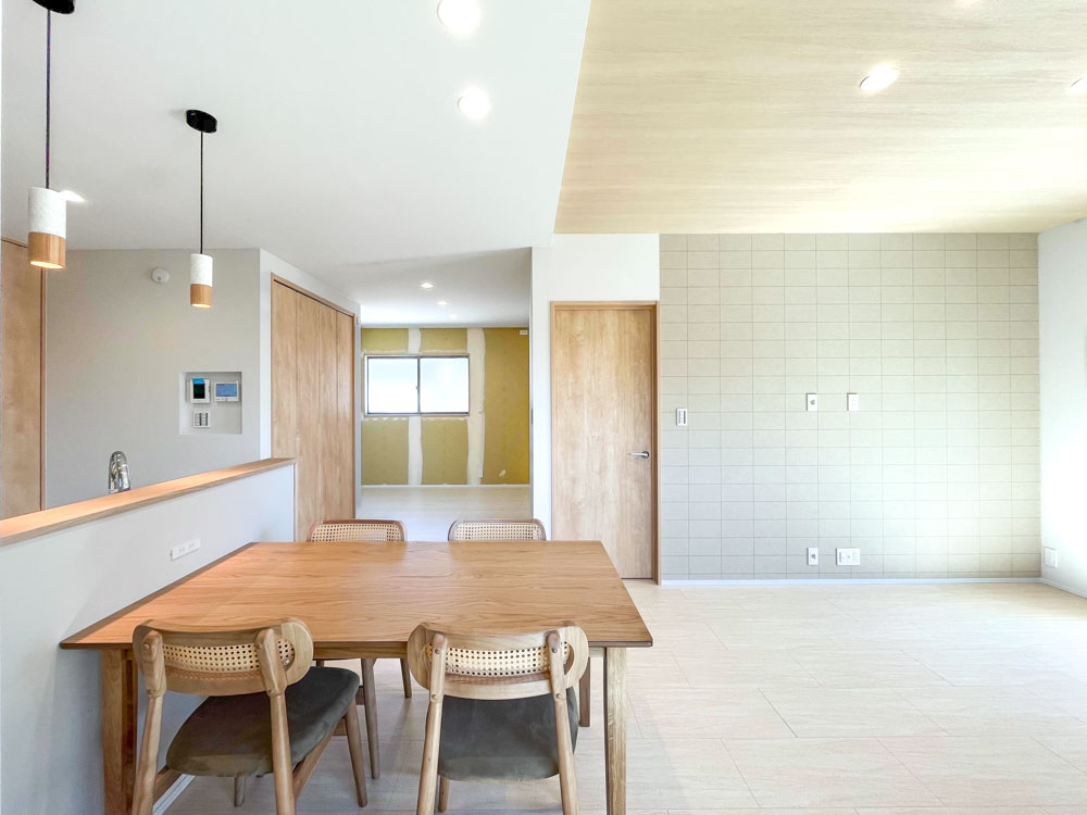 天井高2.5ｍの開放的なリビング