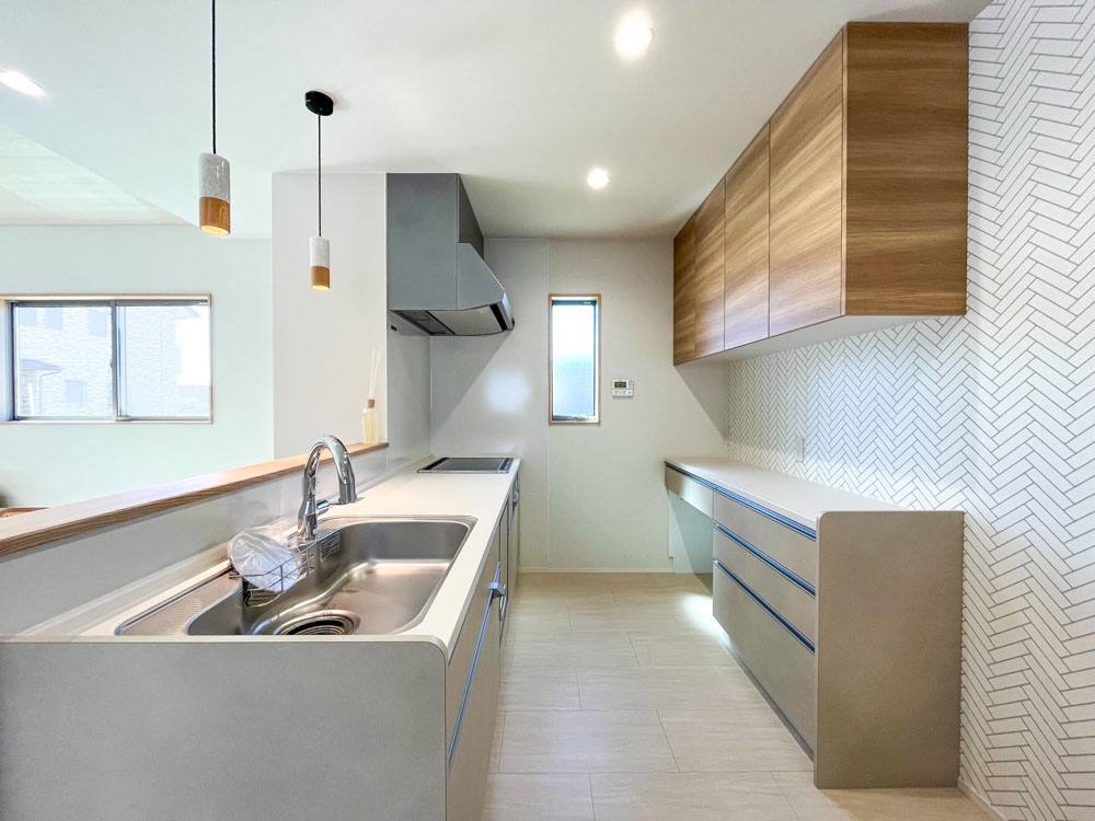 キッチン（IHコンロ 【オール電化】/深型食洗機 /タッチレス水栓）/カップボード