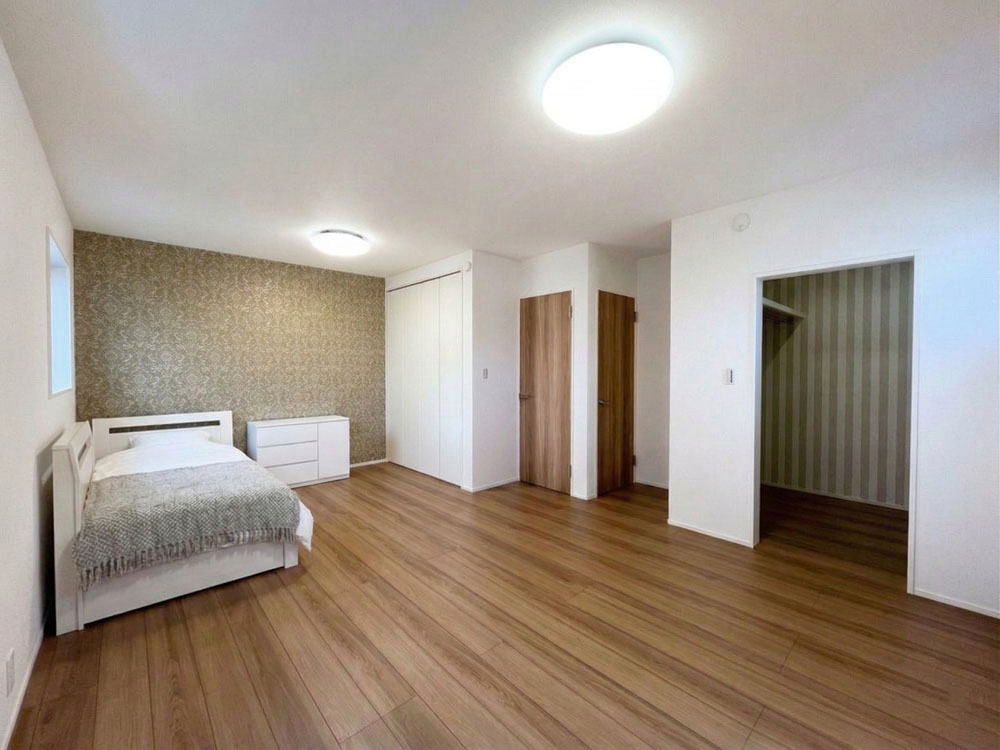 ２部屋続きの洋室＆主寝室（アクセントクロスはイメージです）