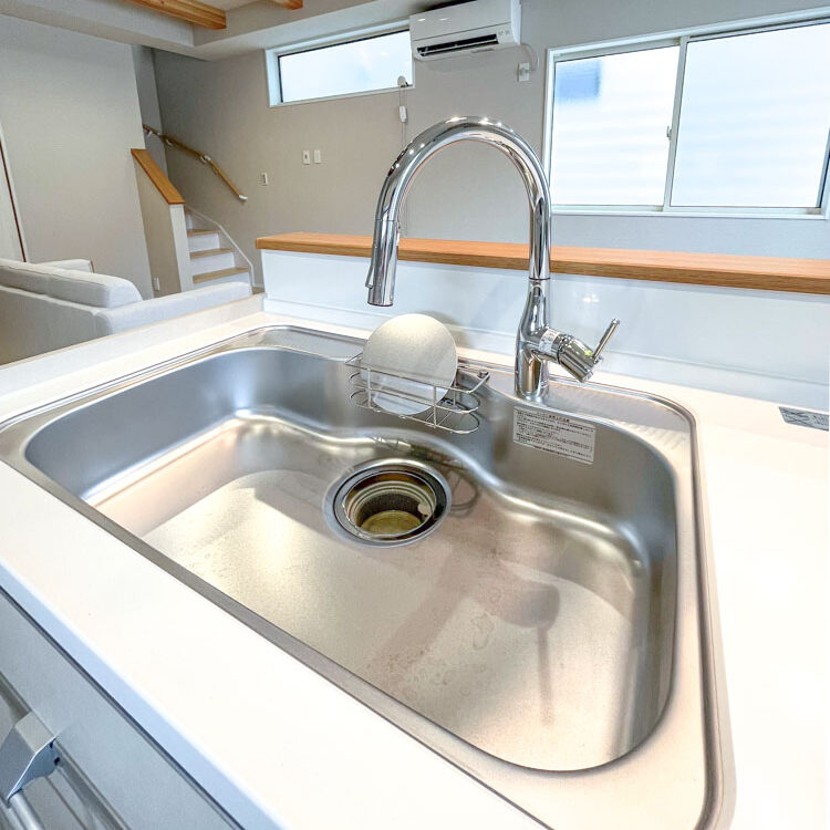 タッチレス水栓