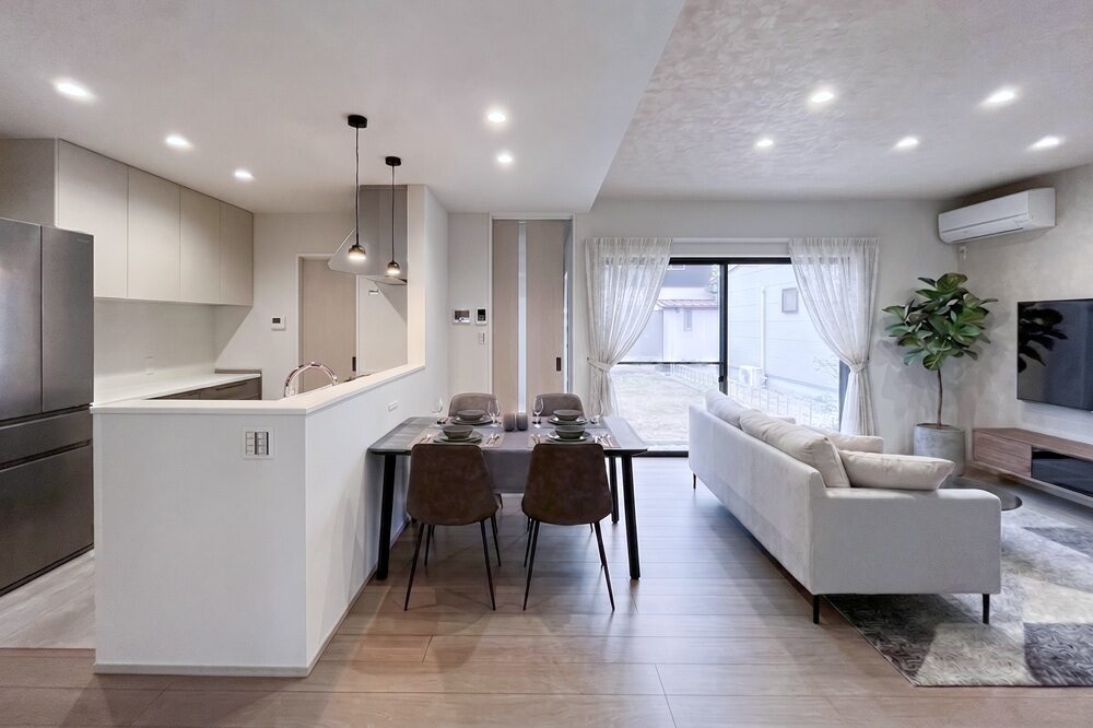 【ホテルライクな平屋】“庭を楽しむ平屋”の家 内観